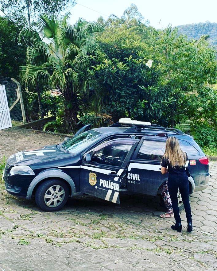 Polícia Civil cumpre mandado de prisão contra mulher por maus tratos contra animais