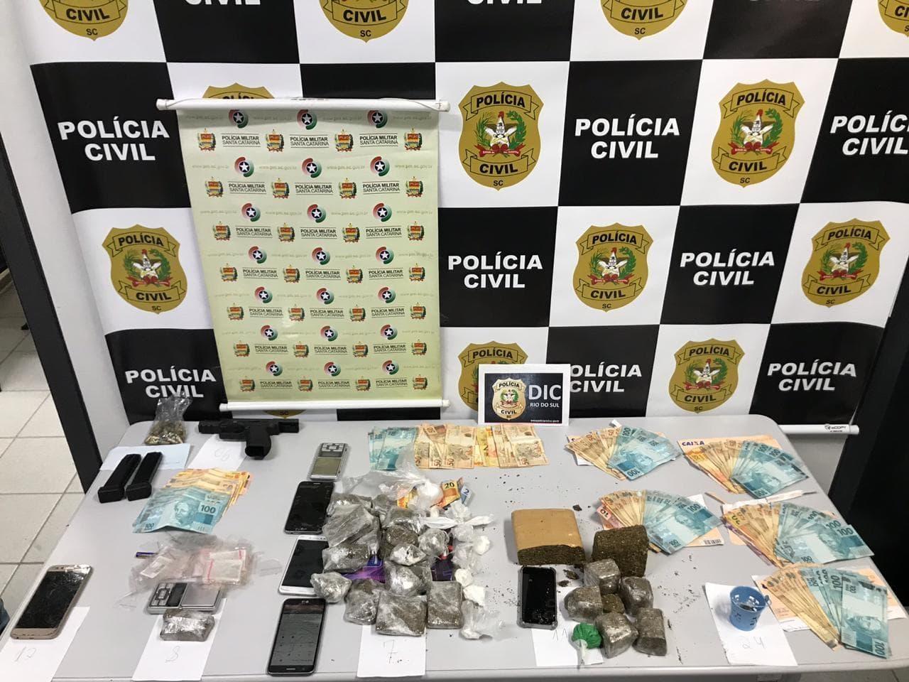 Polícia Civil e Polícia Militar deflagram operação integração contra organização criminosa voltada ao comércio de drogas no Alto Vale
