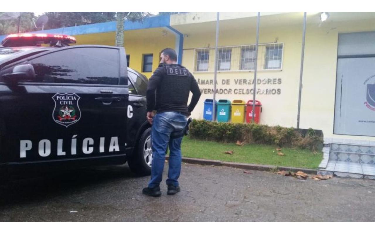 Polícia Civil investiga vereadores de Governador Celso Ramos suspeitos de fraude em diárias de cursos