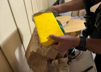 Polícia Civil prende homem em flagrante com mais de  1kg de cocaína