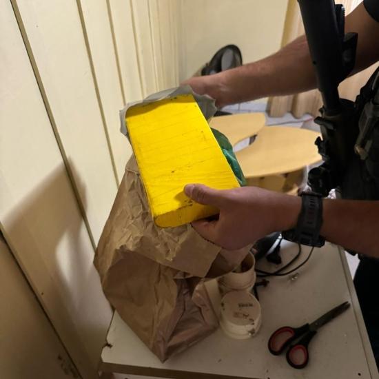 Polícia Civil prende homem em flagrante com mais de um kg de cocaína 