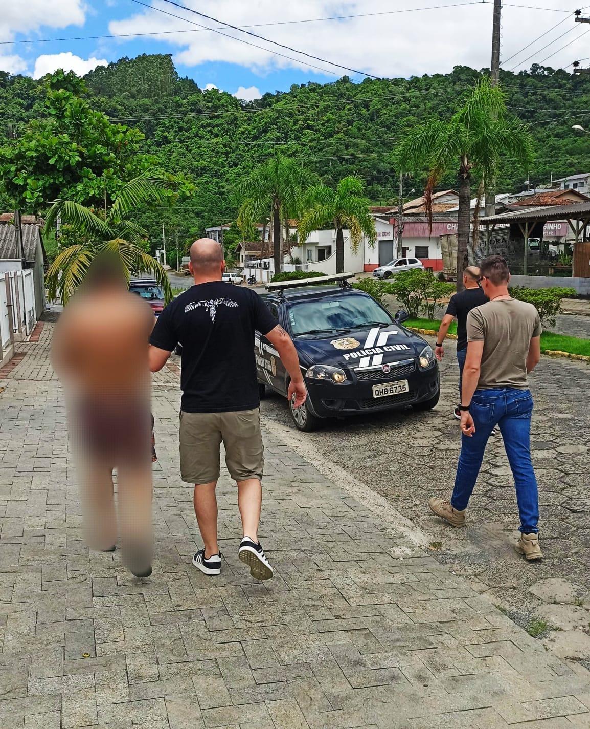 Polícia Civil prende homem em flagrante por estupro e cárcere privado em Ituporanga