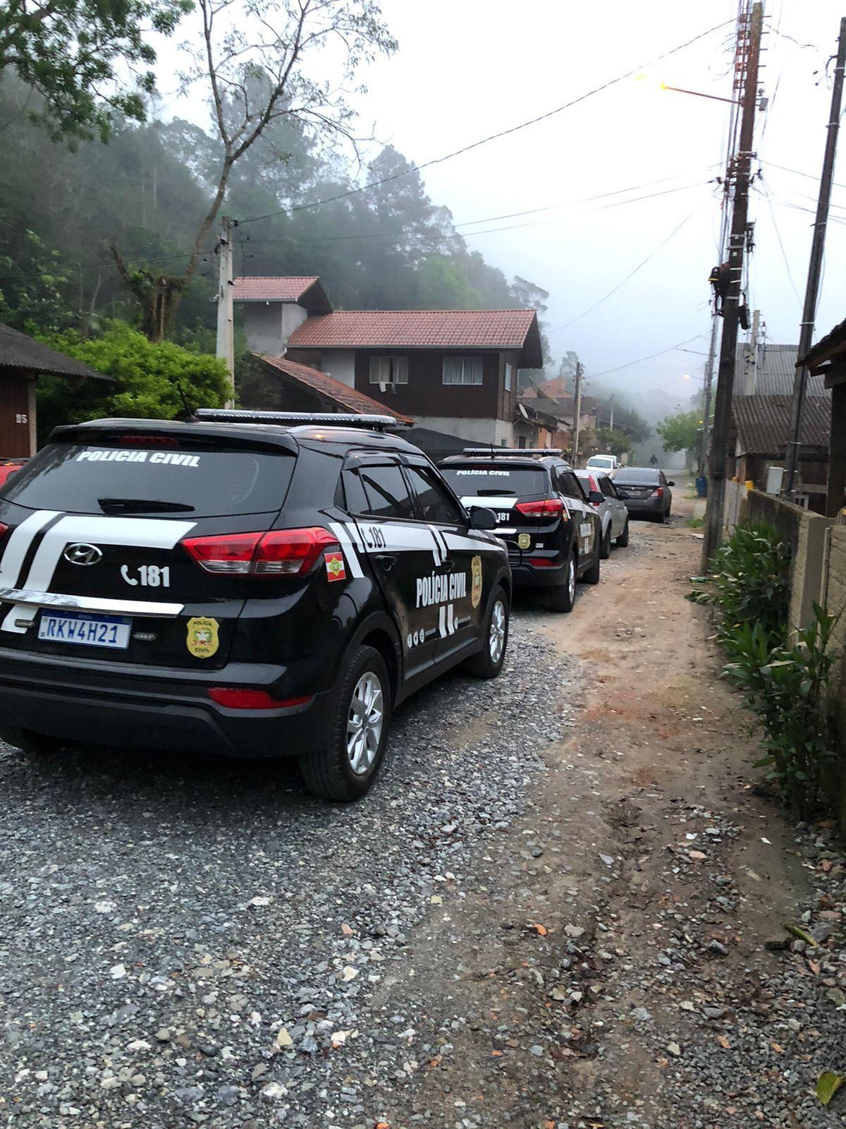 Polícia Civil prende traficantes que forneciam drogas para o Alto Vale do Itajaí