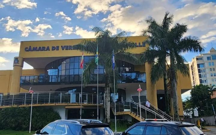 Polícia investiga ‘rachadinha’ e cumpre mandados na Câmara de Vereadores de Joinville