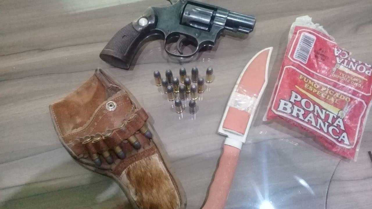 Polícia Militar apreende adolescente com faca, revólver e munições em Ituporanga
