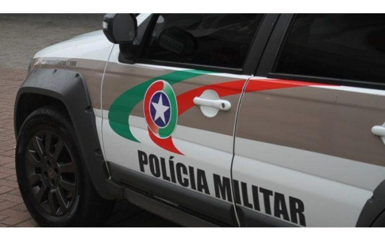 Polícia Militar prende três pessoas por tráfico de drogas no Alto Vale