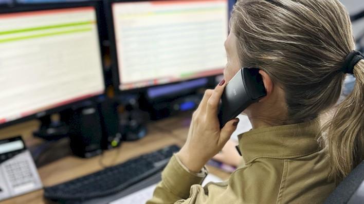 Policial militar orienta mãe por telefone e ajuda a salvar bebê engasgado