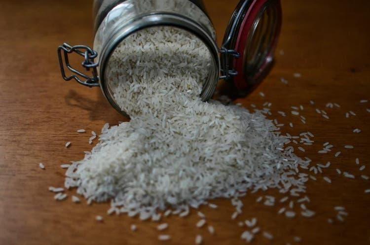 Preço do arroz deve seguir em alta até março de 2021 em SC, diz associação de supermercados
