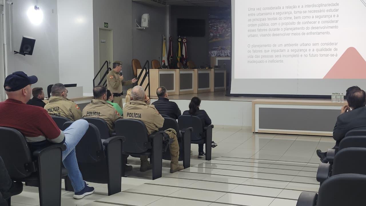 Prefeito afirma que governo estadual deve aumentar efetivo da Polícia Militar de Ituporanga com formandos da Academia