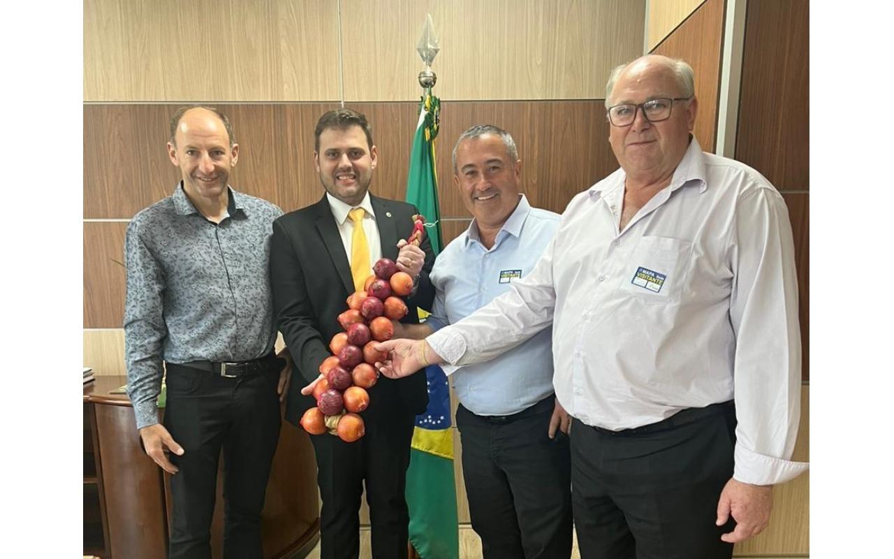 Prefeito de Alfredo Wagner garante recursos durante viagem à Brasília