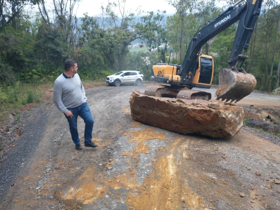 Prefeito de Aurora retorna das férias com agenda de obras e manutenção de estradas
