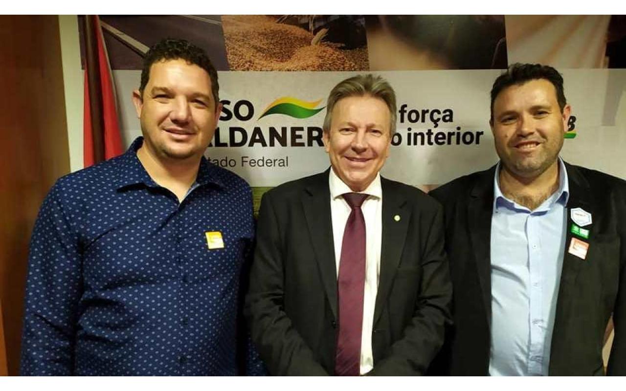 Prefeito de Aurora retorna de Brasília com cerca de R$ 5 milhões em recursos assegurados