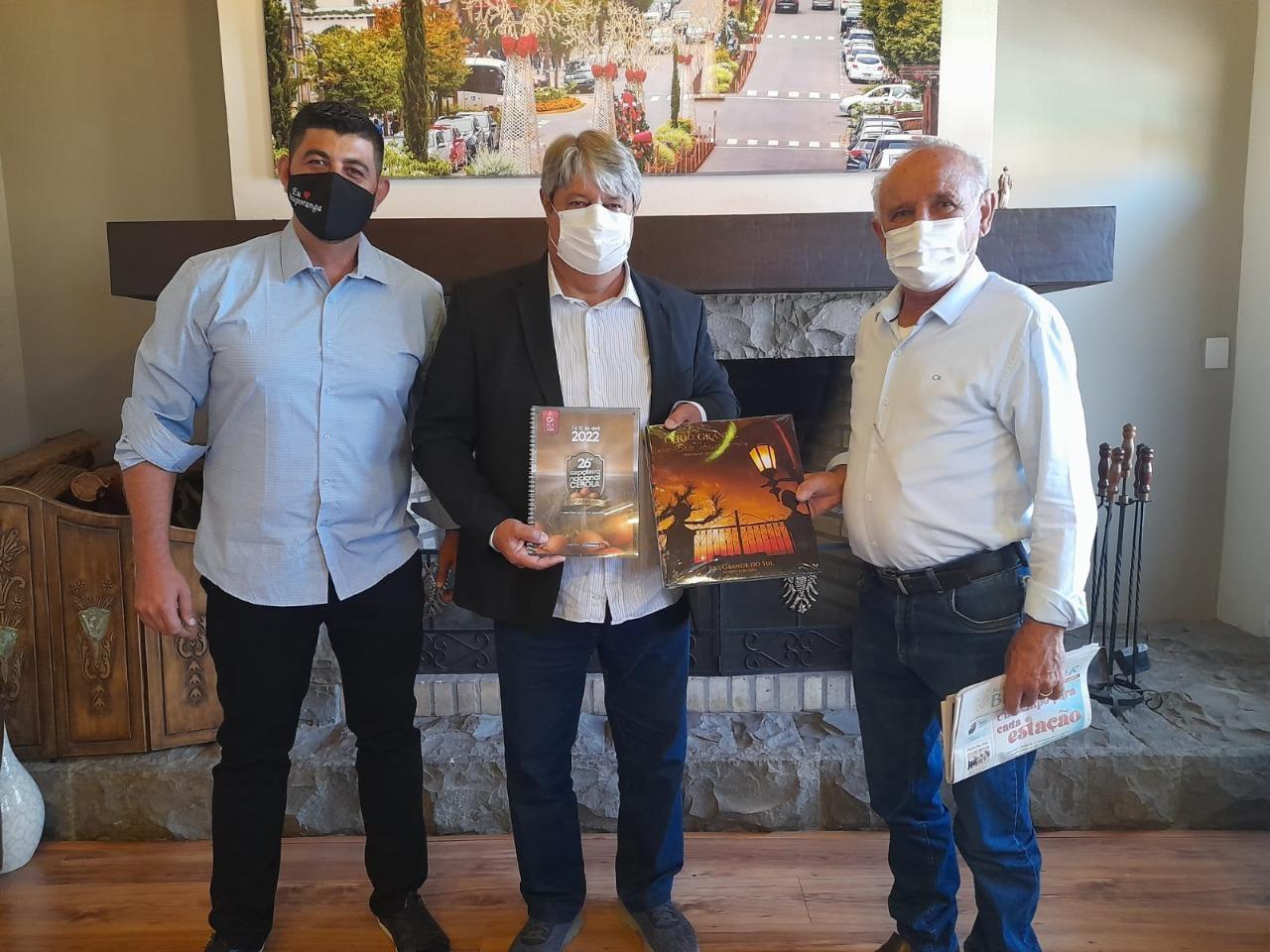 Prefeito de Ituporanga cumpre agenda em Gramado para trocar experiências sobre turismo
