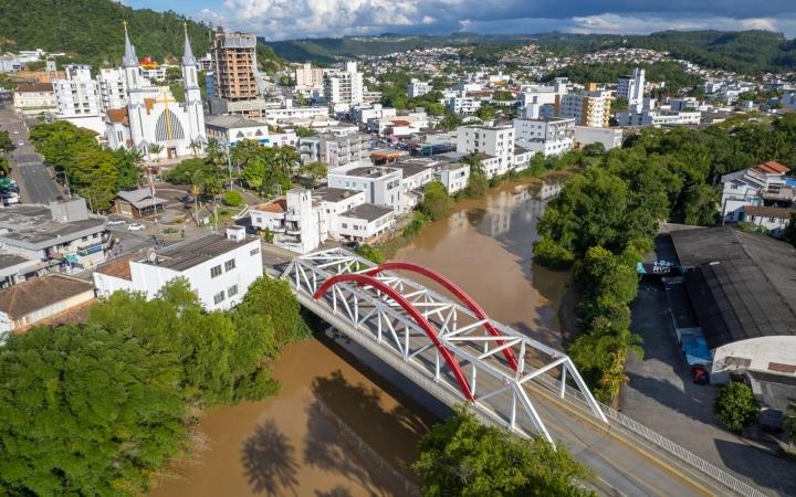 Prefeito de Ituporanga pleiteia 150 casas populares junto ao Governo Federal