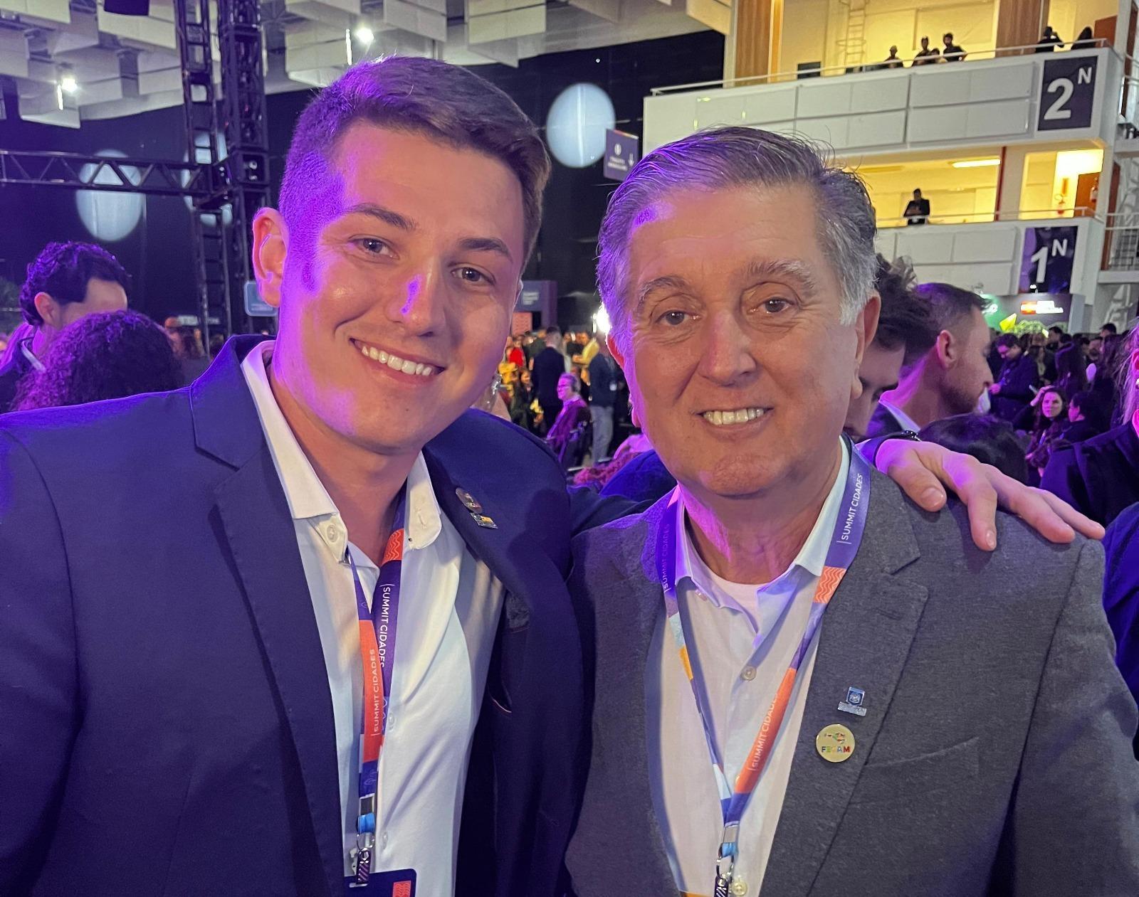 Prefeito de Petrolândia participa de evento em Florianópolis considerado o maior encontro de cidades do Brasil