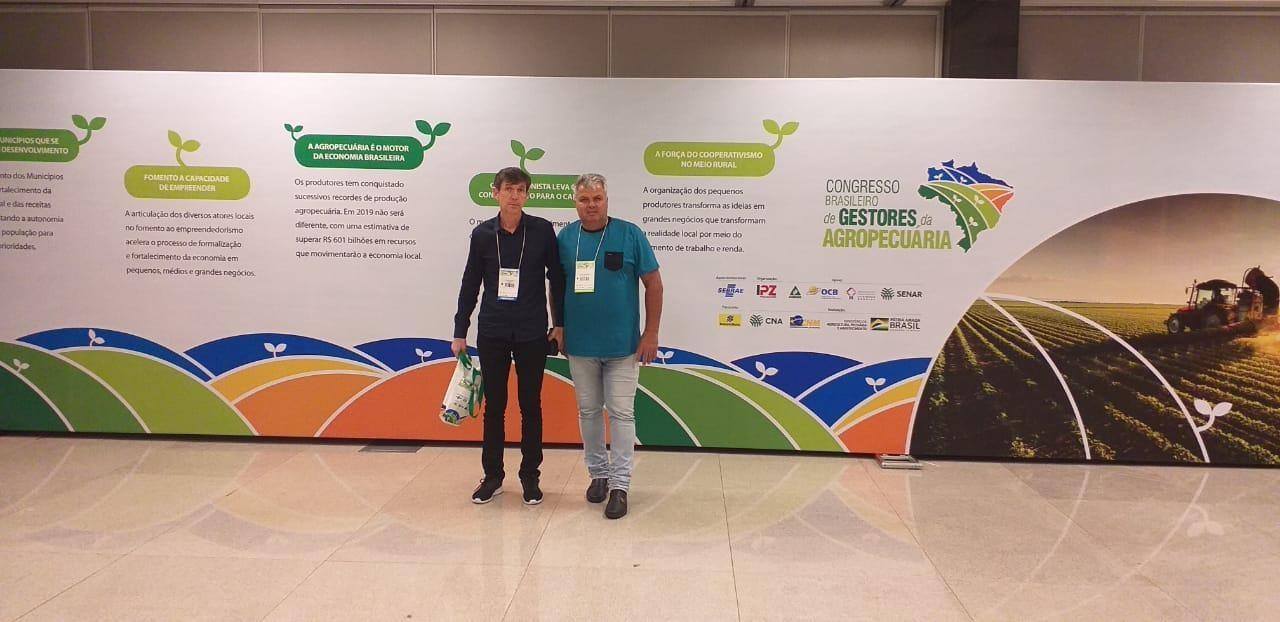 Prefeito de Petrolândia viaja a Brasília em busca de recursos para o município e participa de congresso