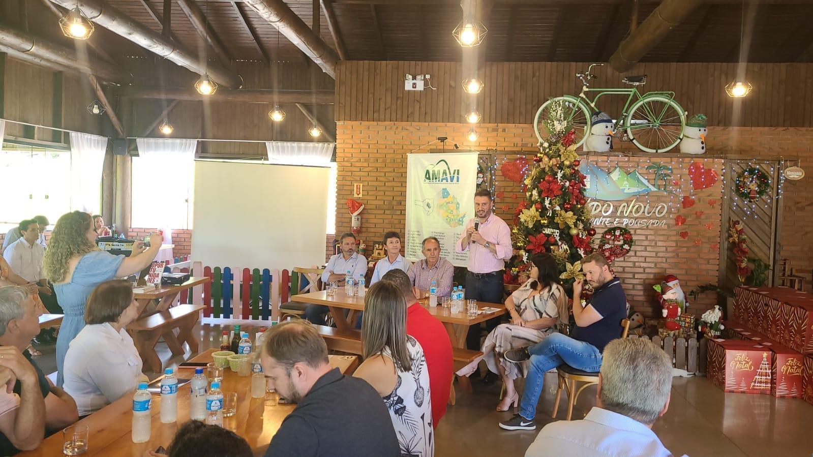 Prefeito de Rio do Sul José thomé (PSD) é o novo presidente da Associação dos Municípios do Alto Vale do Itajaí (Amavi)