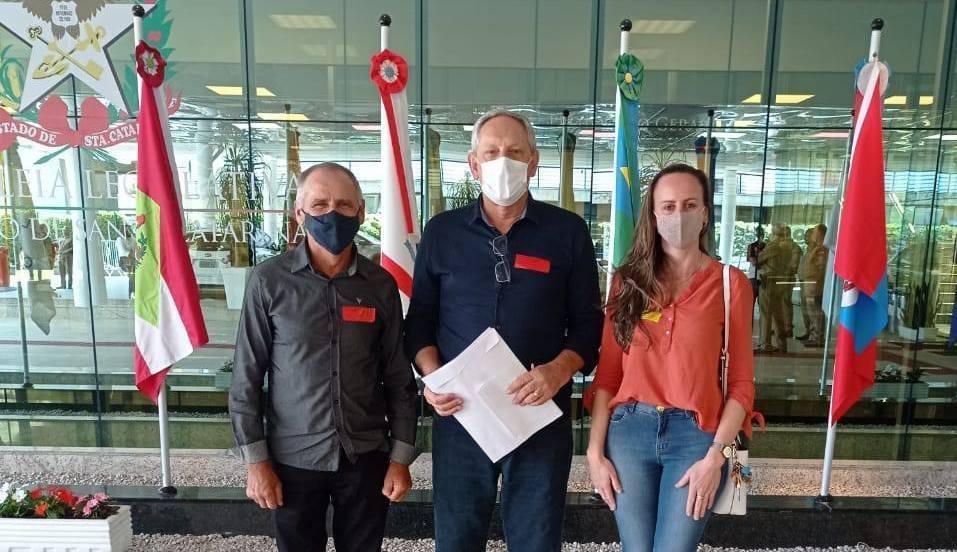 Prefeito de Vidal Ramos cumpre agenda em Florianópolis em busca de recursos para sinalização turística