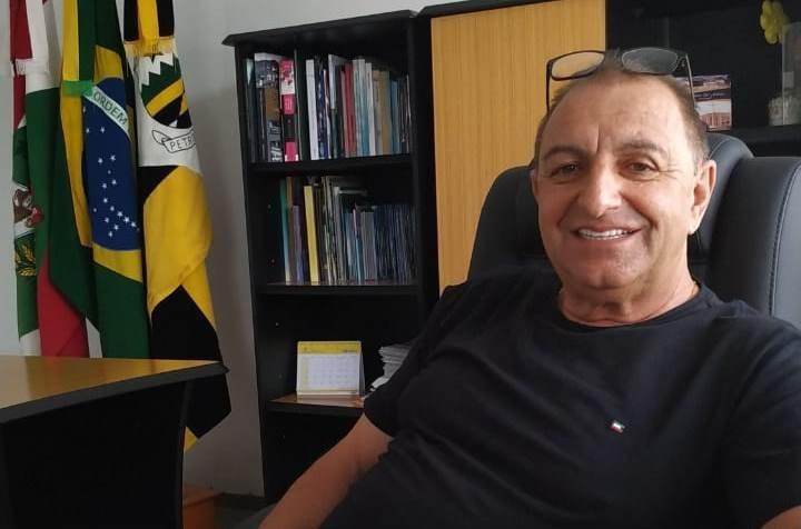 Prefeito em exercício de Petrolândia viaja a Florianópolis em busca de recursos