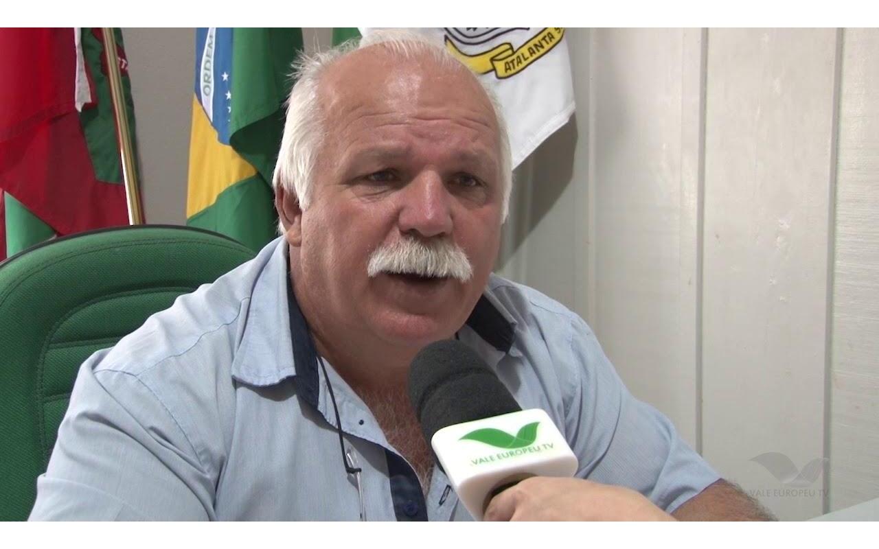 Prefeito Sassá de Atalanta busca em Brasília recursos para educação e saúde