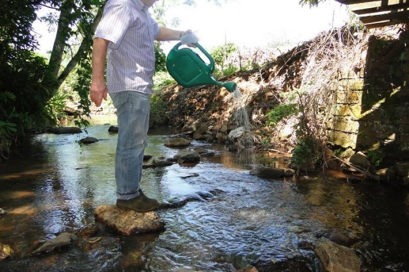 Prefeitura de Alfredo Wagner realiza aplicação de BTI contra borrachudo
