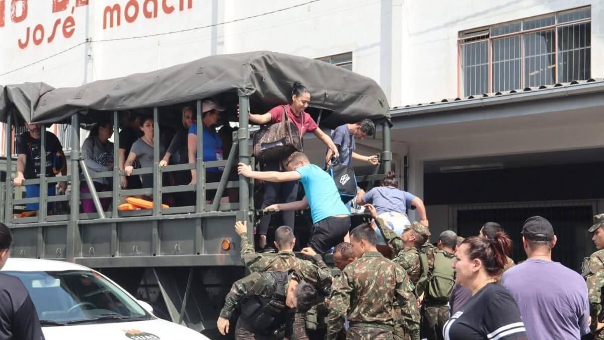 Prefeitura de Taió tira abrigos da cidade e leva moradores para município vizinho
