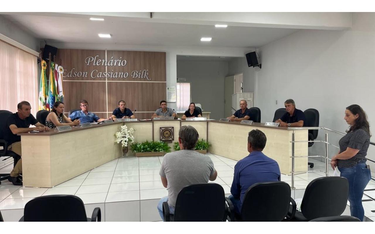 Presidente da Câmara de Chapadão do Lageado cobra melhorias na quadra de Rio Saltinho