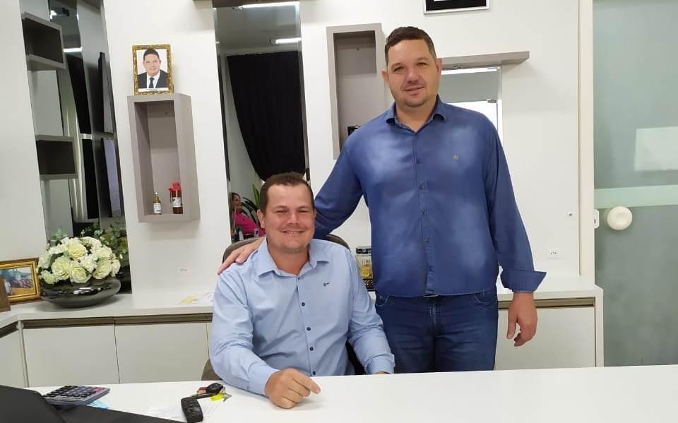Presidente da Câmara de Vereadores de Aurora assume comando da administração municipal