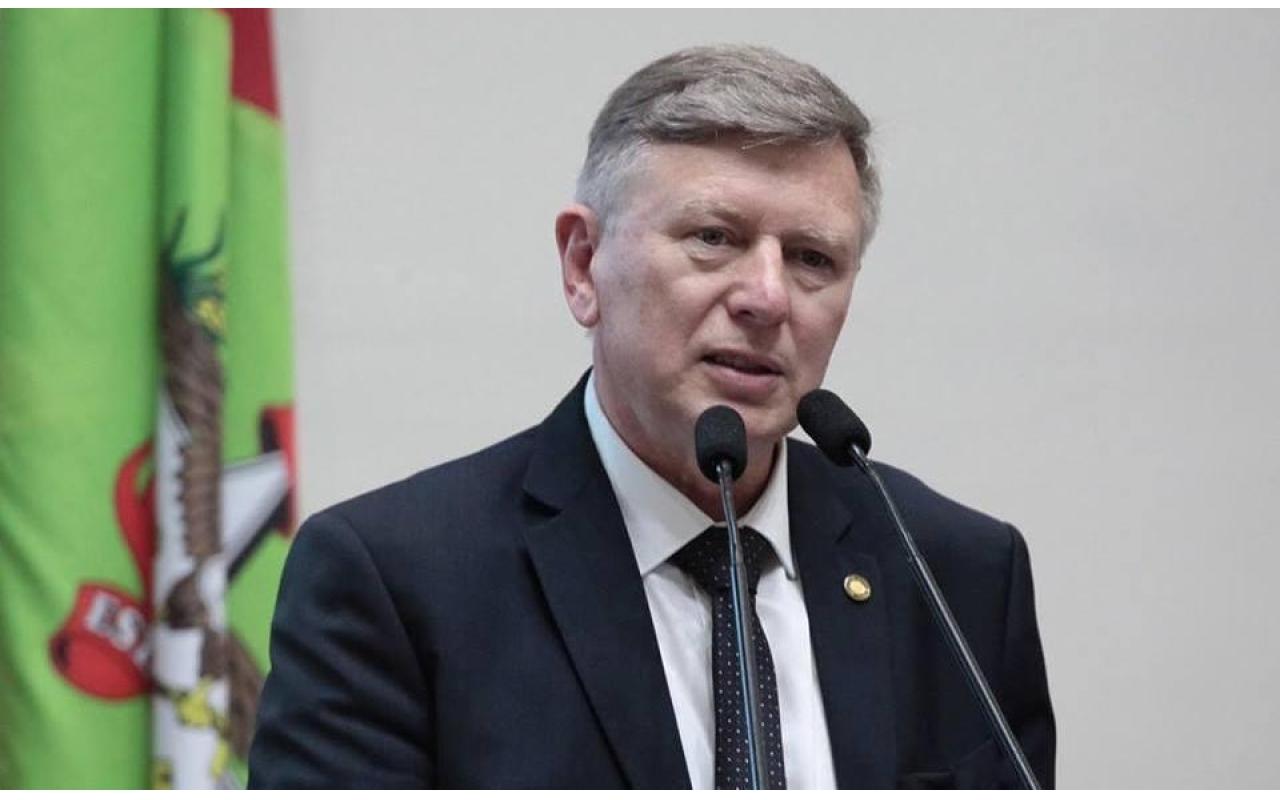 Presidente do PSD de SC, deputado Milton Hobus anuncia desfiliação 