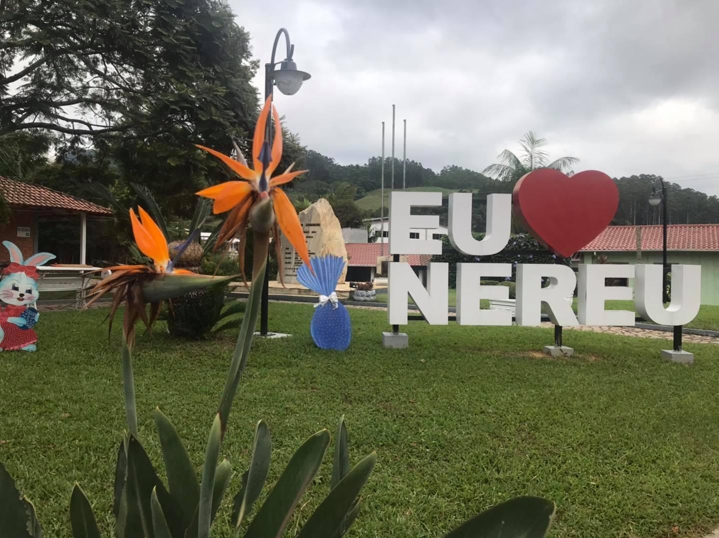 Presidente Nereu adquire com recursos próprios, dois novos veículos para auxiliar no transporte e tratamento de pacientes