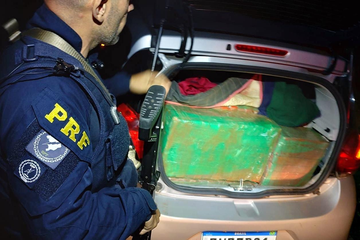 PRF apreende 144 quios de maconha em Rio do Sul 