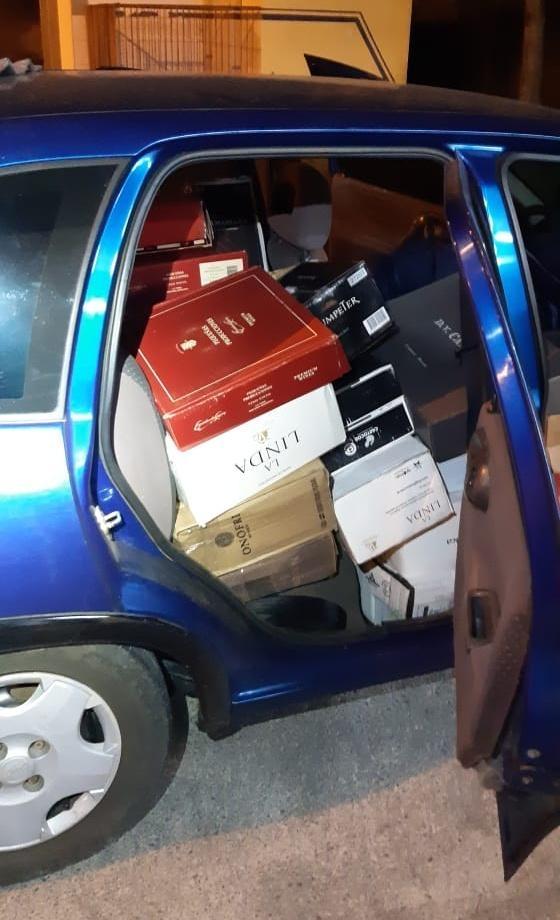PRF apreende mais de 400 garrafas de vinho argentino importadas irregularmente na BR-470