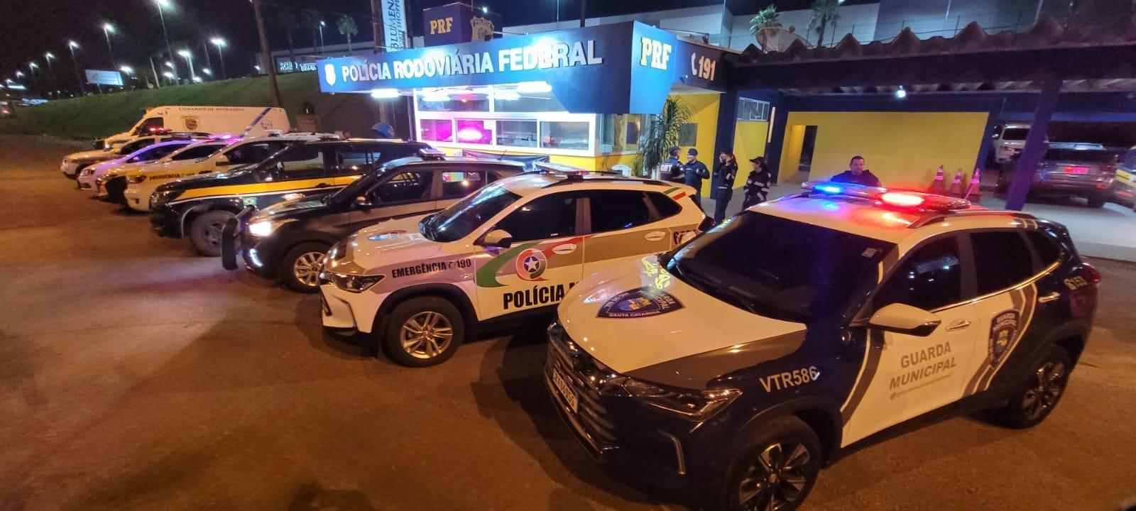 Operação Festas de Outubro: PRF e GM de Rio do Sul realizam fiscalização simultânea de trânsito