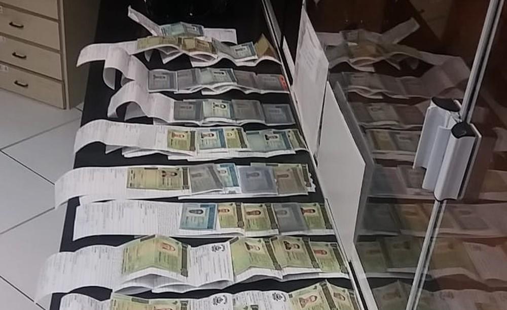 PRF flagra 62 motoristas sob efeito de álcool em rodovia no Vale do Itajaí