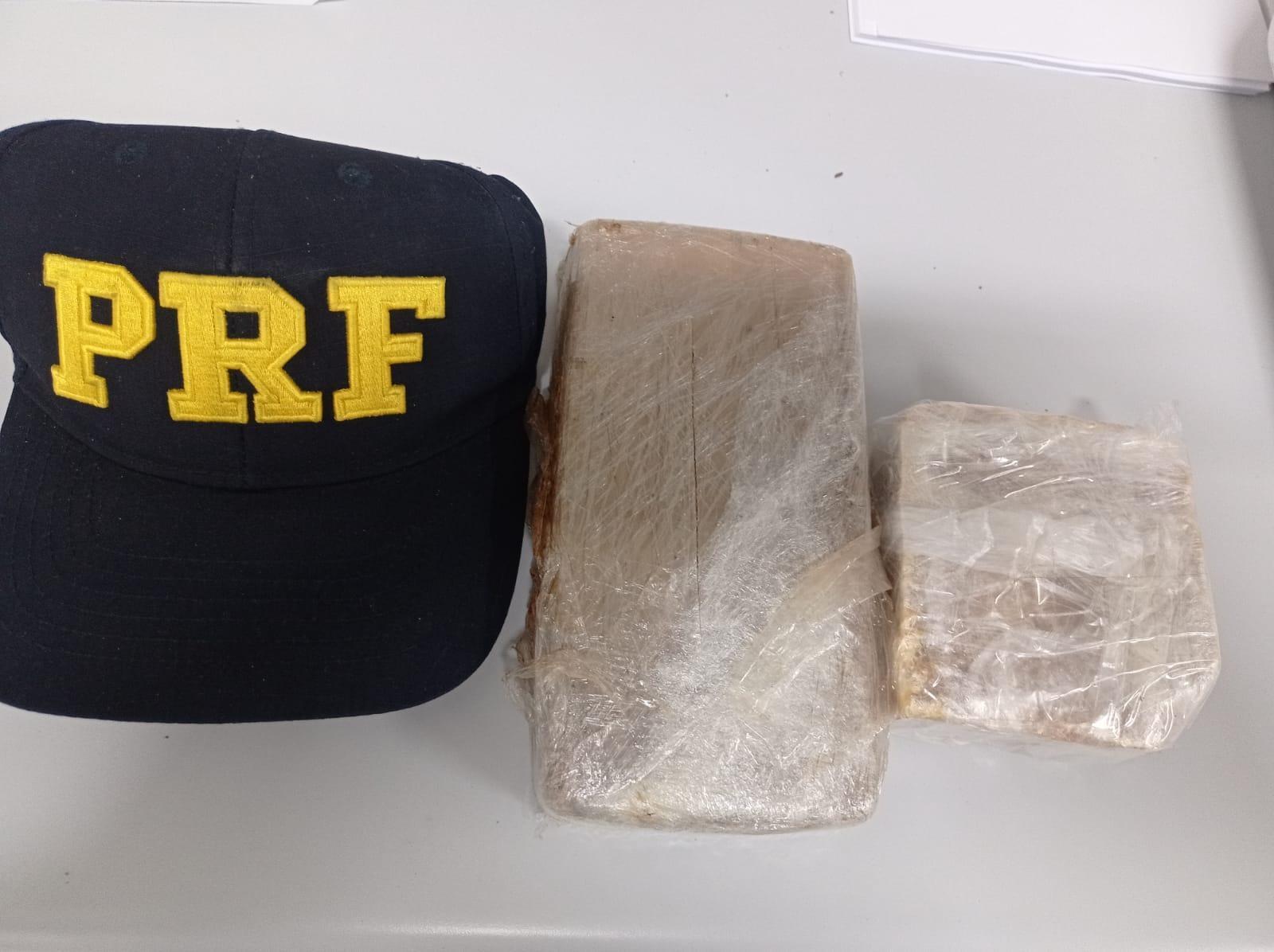 PRF prende dois homens com crack na BR-470 em Rio do Sul