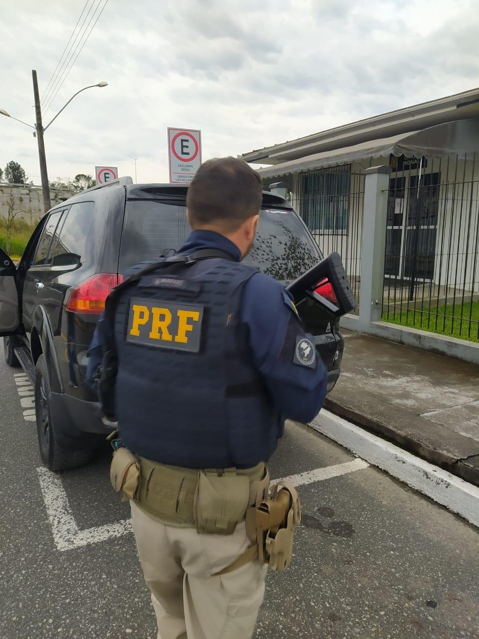 PRF recupera caminhonete 72 horas após ter sido roubada