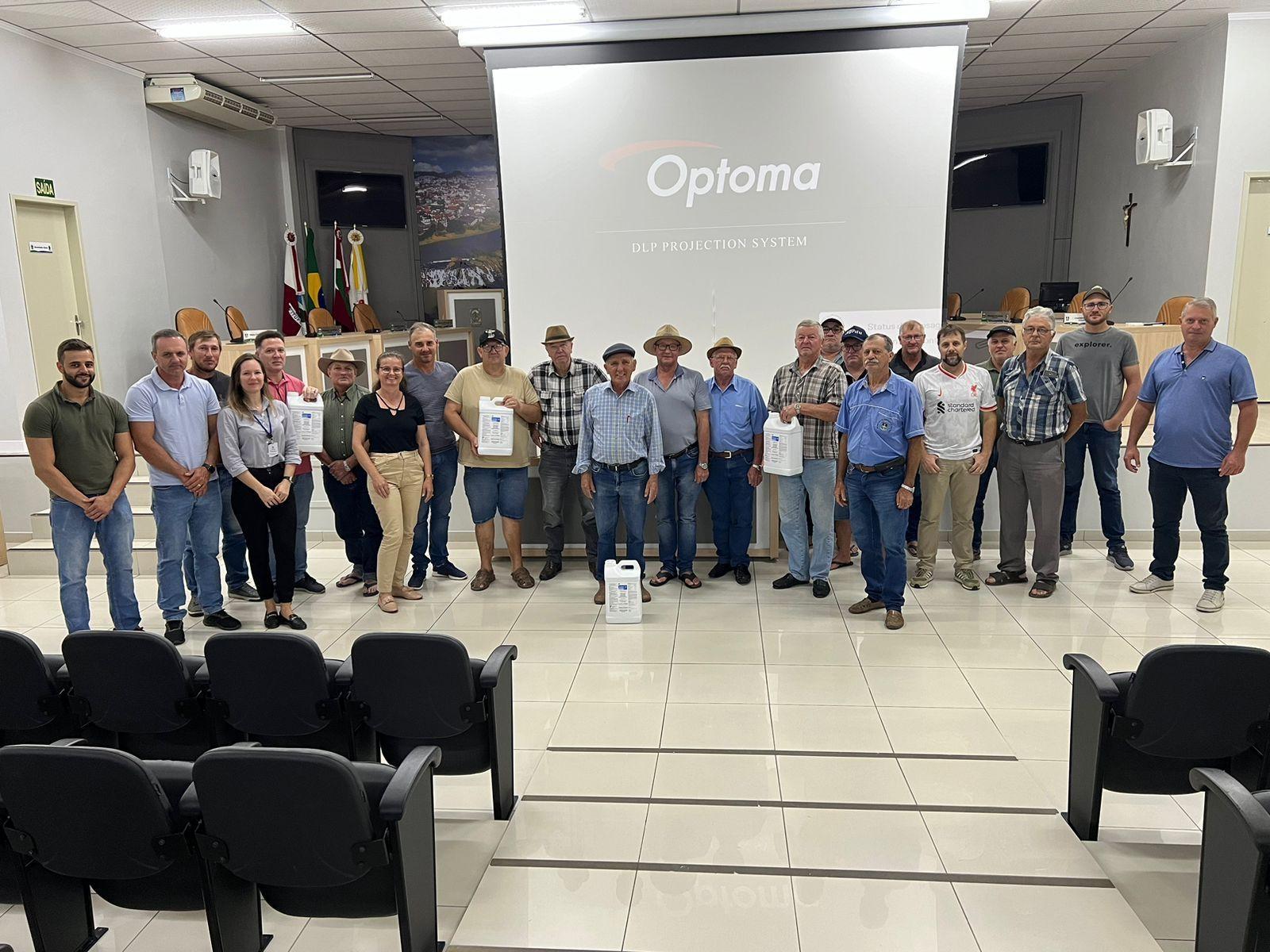Produto BTI é entregue para agricultores de Ituporanga