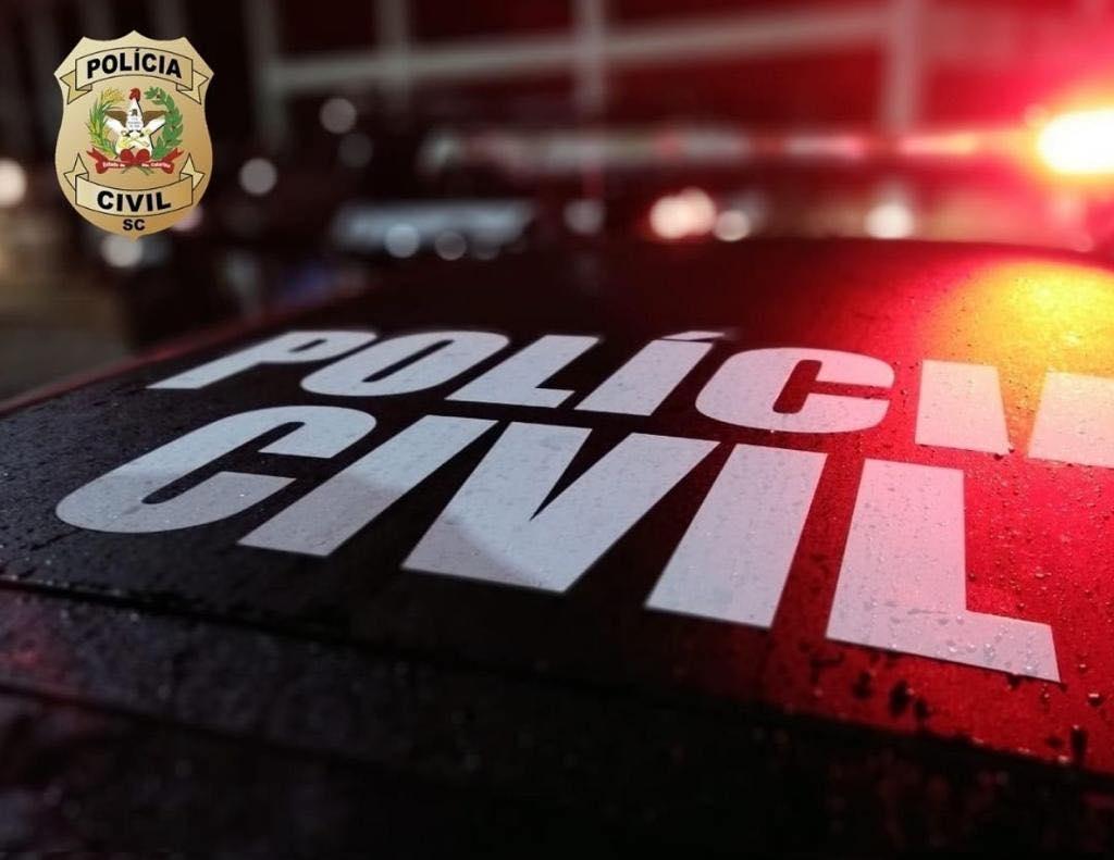 Professor indiciado pela polícia no Alto Vale trocava mensagens pornográficas com alunos 