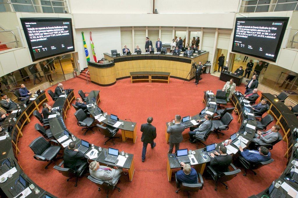 Projeto que reduz ICMS do leite e derivados é aprovado por unanimidade na Alesc