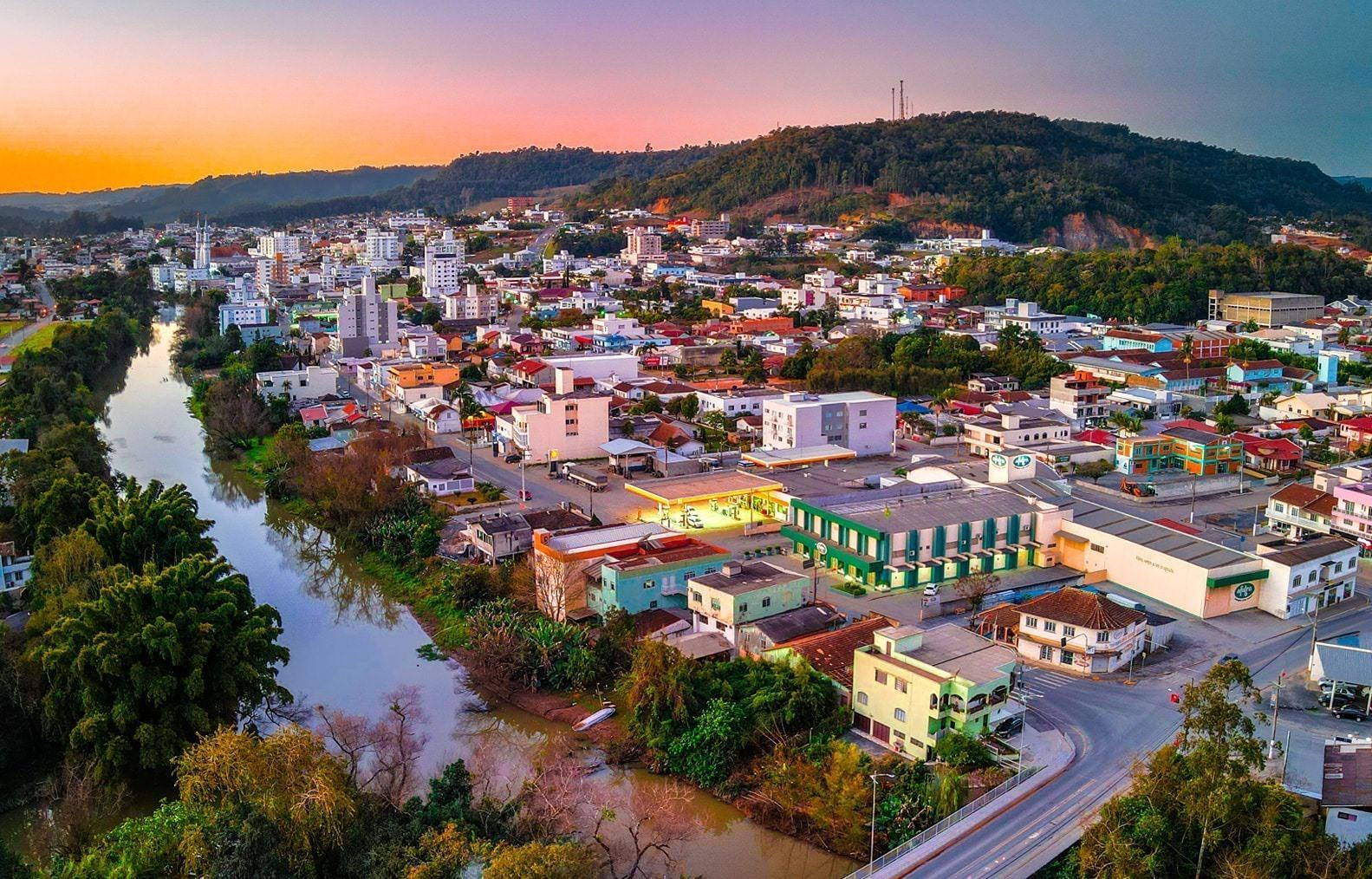 Proprietários de imóveis têm até dezembro para regularizar com isenção de taxas as edificações decadentes em Ituporanga