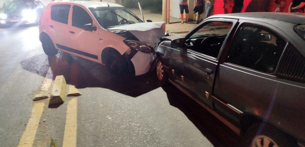 Quatro pessoas ficam feridas em acidente em Rio do Sul