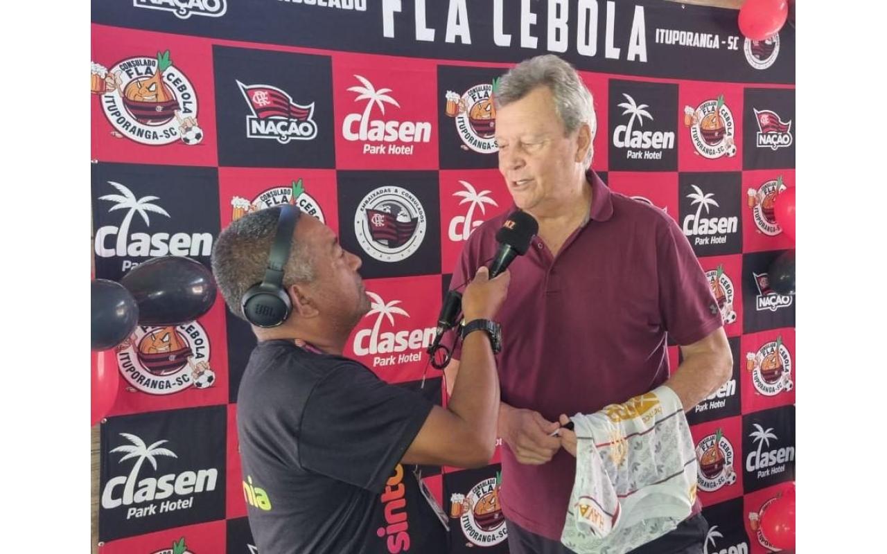 Raul Plassmann, ex-jogador e campeão mundial pelo Flamengo está em Ituporanga