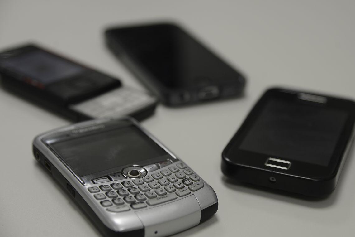 Recadastro para clientes de celular pré-pago começa nesta quarta 