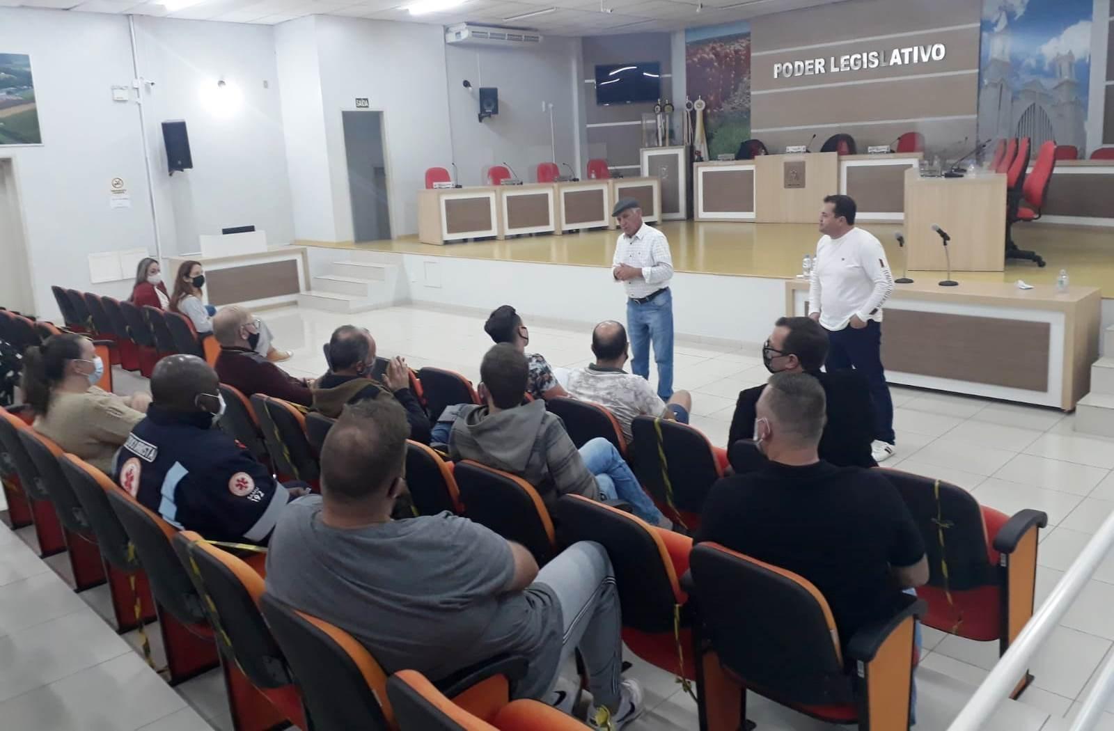 Reunião define destinação de resíduos gerados pelo setor têxtil em Ituporanga