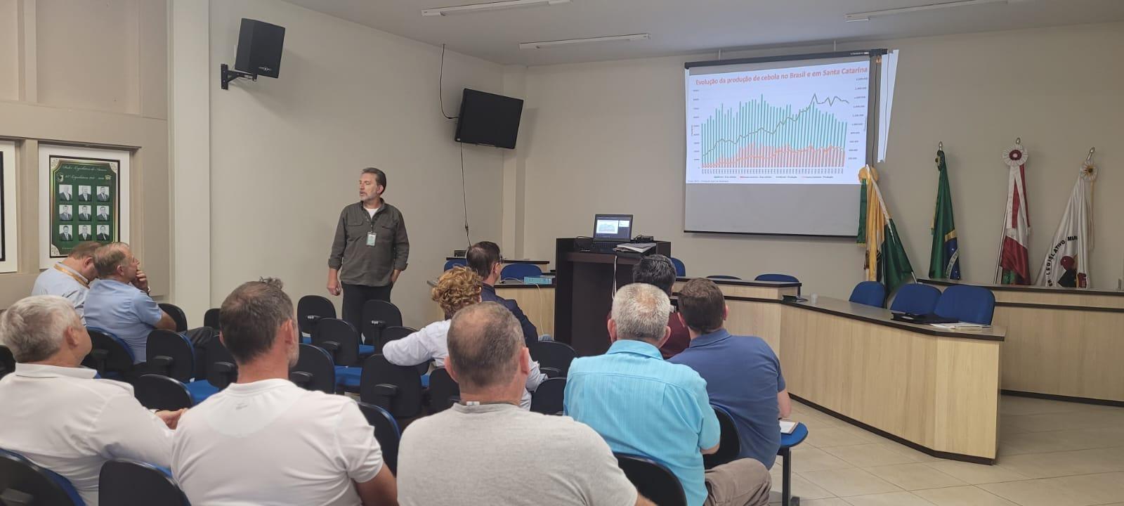 Reunião em Aurora trata sobre as projeções da safra de cebola 2022/2023