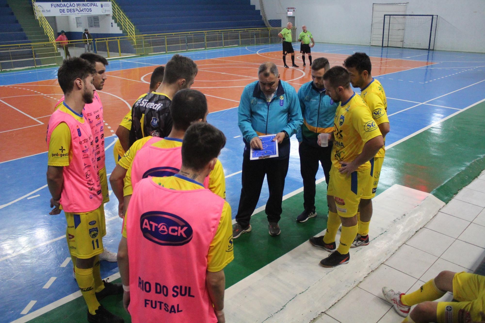 Rio do Sul enfrenta Pinhalense em jogo de líderes 