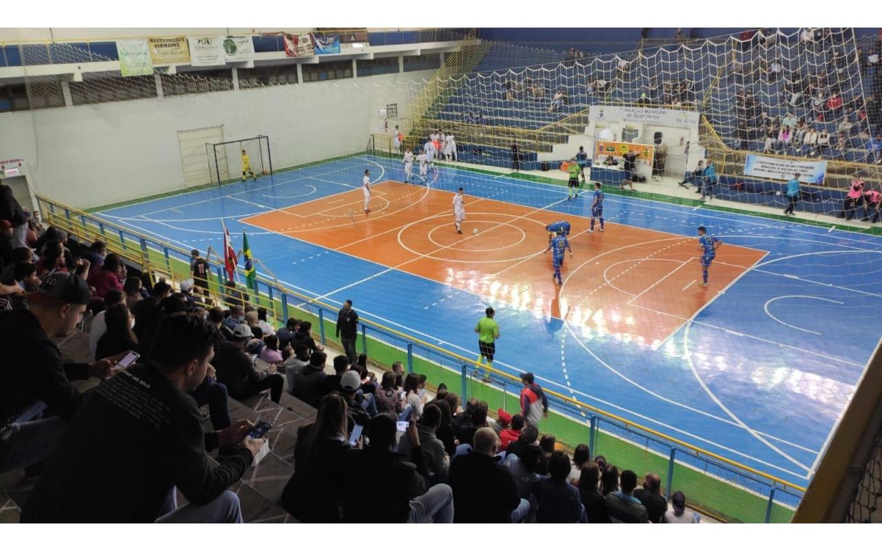 Rio do Sul Futsal vence Capinzal em jogo marcado pela volta de público