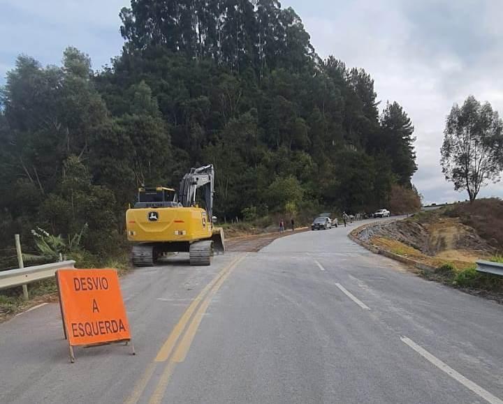 Rodovia interditada em Chapadão do Lageado