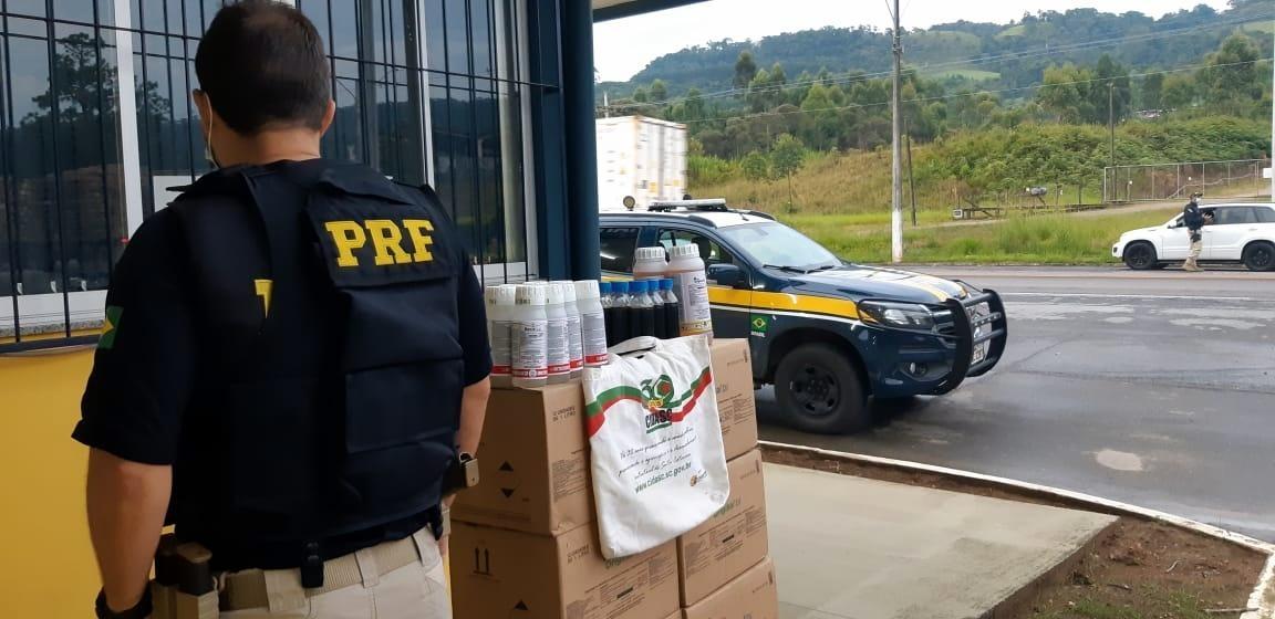 Roundup e Decis estão entre os produtos apreendidos sem nota na 470 que viriam para Ituporanga