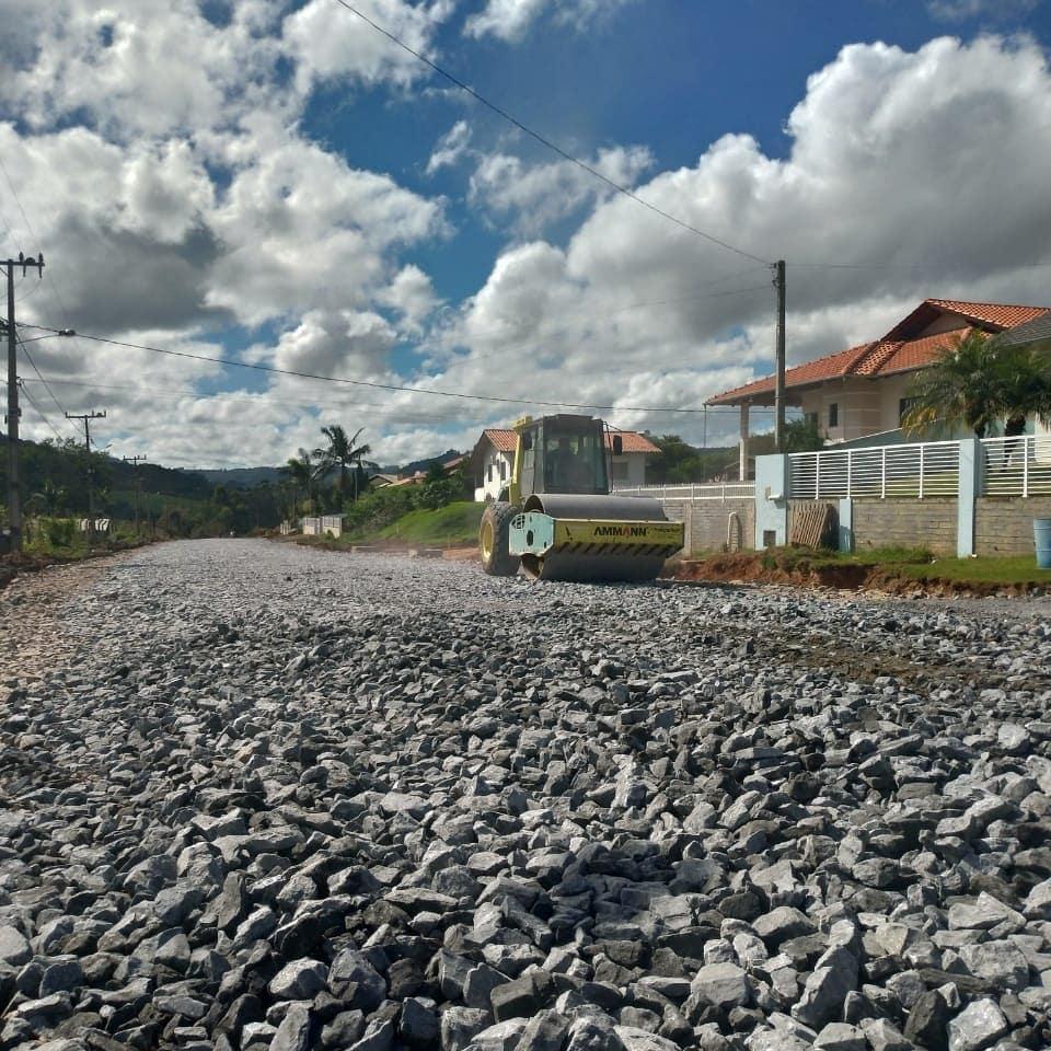 Rua Augusto Willemann estará interditada nesta segunda-feira (05) para conclusão de obra de pavimentação